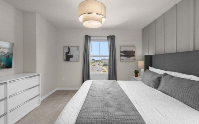 7 Bedroomss/ Windsor Cay Home