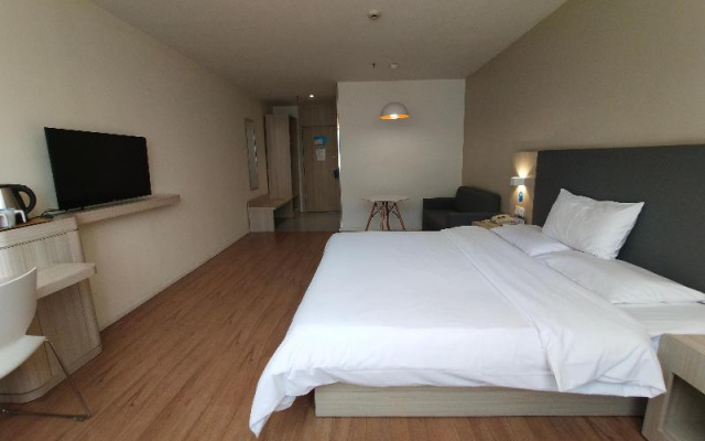 Hanting Hotel (Xi’an Jingwei Industrial Park)