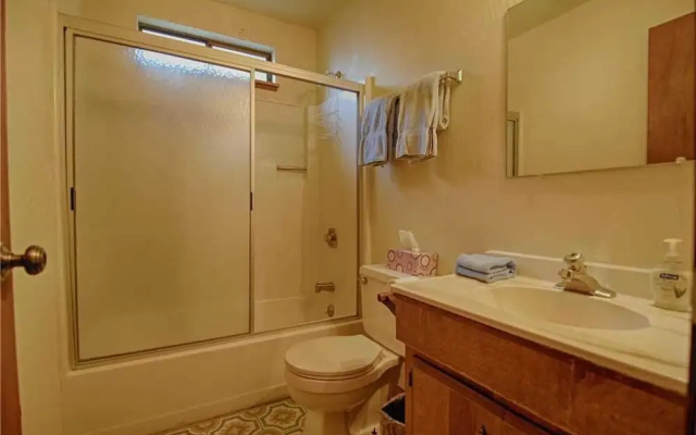 Spacious Cedar Flat Lookout Home #157