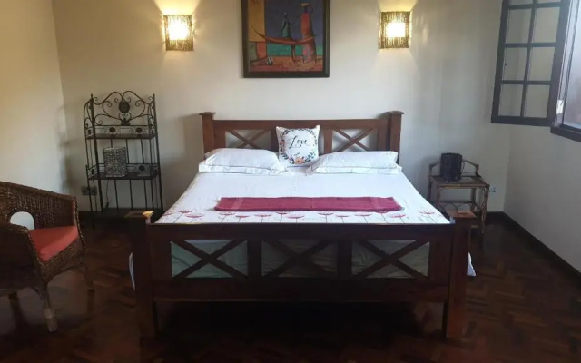 Villa - Sleeps 7 - Pool - Parking