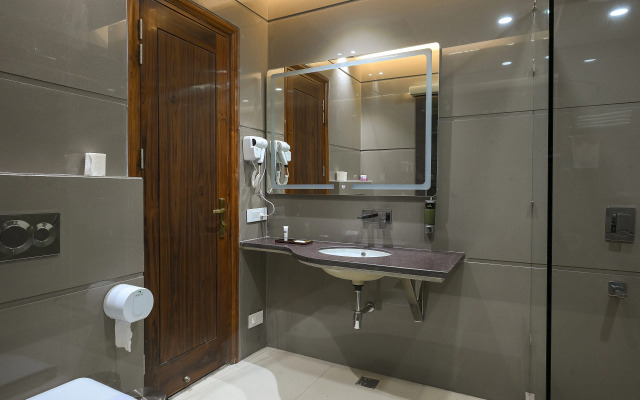 Leela Grande Hotel