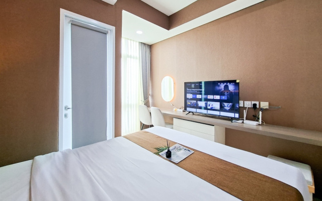 Comfortable Space And Nice Studio At Apartment B Residence