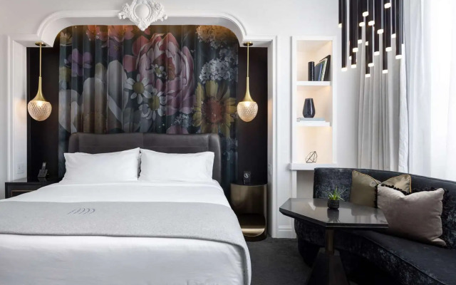 Daxton Hotel Birmingham, Curio Collection by Hilton