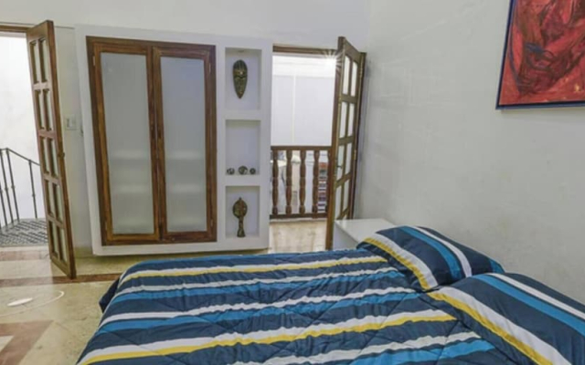 Luxury Large Apartment With Colonial Balcony
