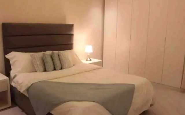 Luxury apartment prime location