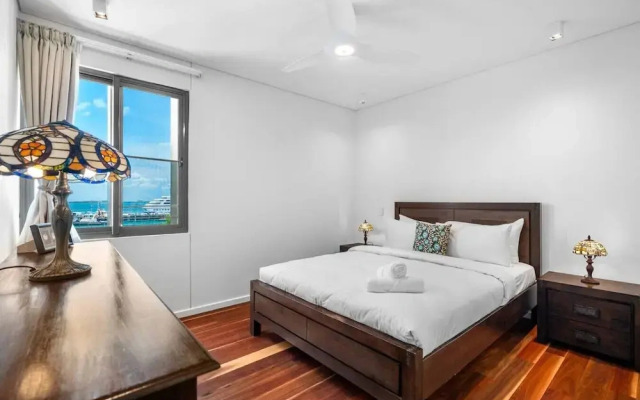 Zen Paradiso Harbour View Pool Balcony
