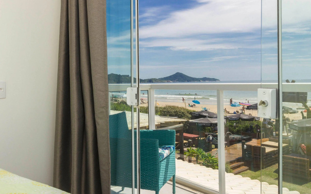 Excelente apartamento frente ao Mar