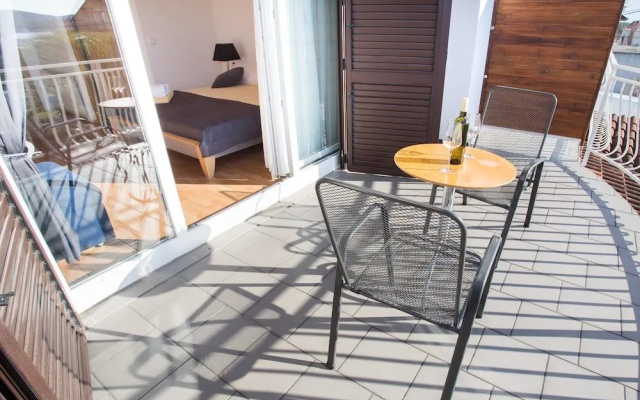 Lanterna Rooms