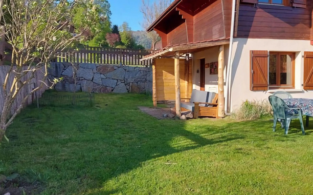 Apartment in Saint-Maurice-sur-Moselle with balcony