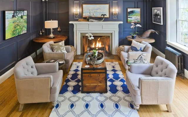 The Lindsey Hotel