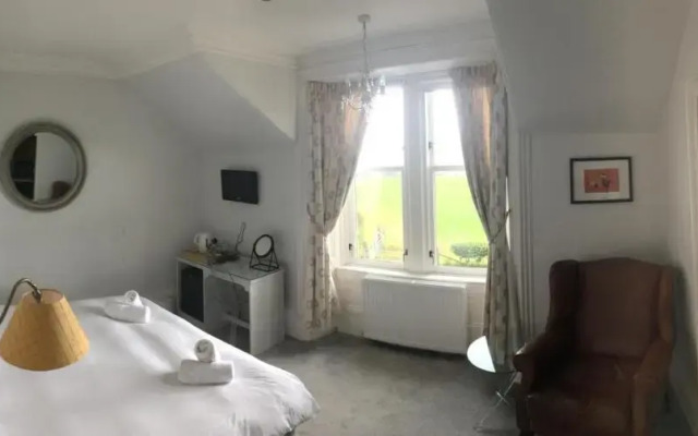Colintraive Hotel