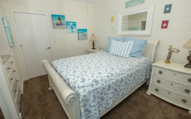 East Pass Towers 305 2 Bedroom Condo by RedAwning