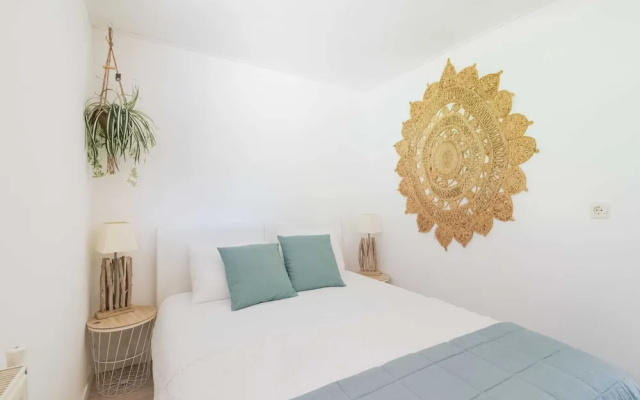 Idyllic Holiday Home in Ooltgensplaat With Private Terrace