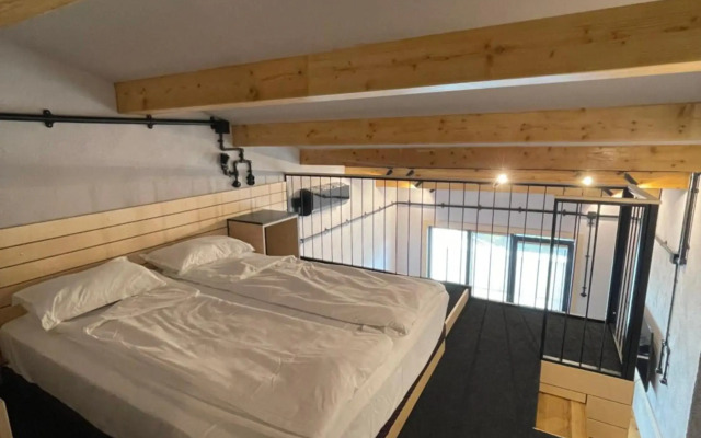 Art Hotel 158