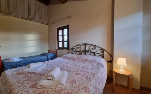 Farmhouse in Tuscany With Pool & Near Montecastello