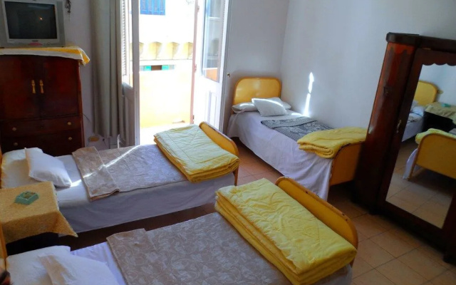 Triomphe Hostel