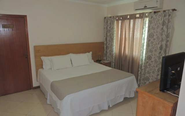 Hotel Pousada La Belle