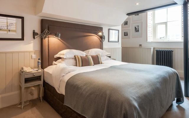 Great John Street Hotel