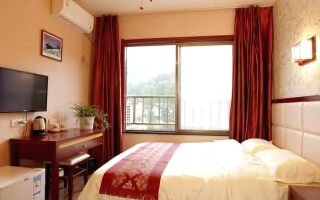 Longjun Jiayuan Hotel