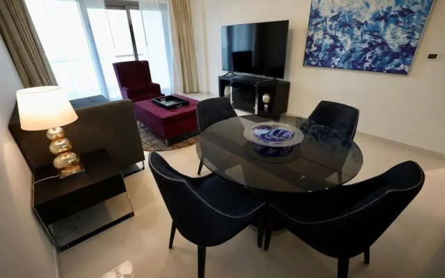 Waterfront 2 Bed Apartment Sleeps 4 With Parking