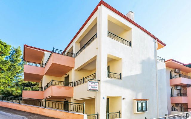 Loutra Village Holiday Apartments