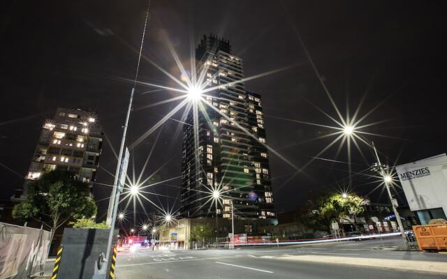 Апартаменты Spencer Street Apartments вид на фасад