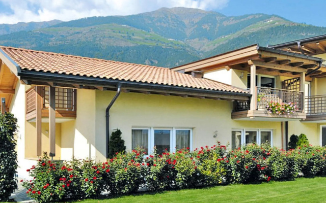 in Schlanders with 1 bedrooms and 1 bathrooms