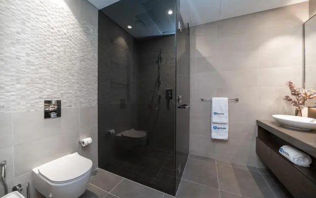 Luxurious apartment with prime location