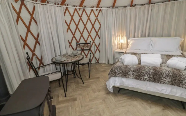 The Lakeside Yurt
