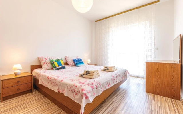 Amazing Home in Podstrana With Wifi and 2 Bedrooms