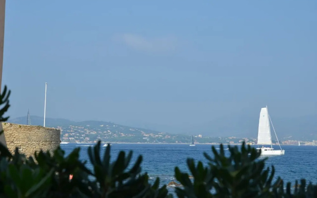 Spendid Holiday Home in La Croix-valmer With Swimming Pool