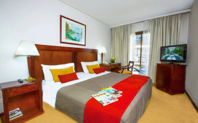 Reconquista Garden Hotel