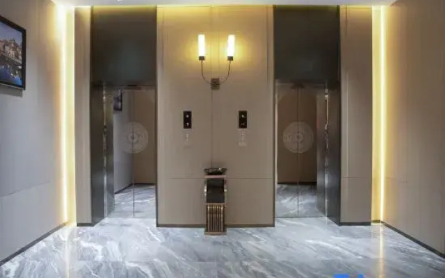 Yasfeir Hotel (Wuzhou South High-speed Railway Station, Canghai Lake, Fozidian Branch)