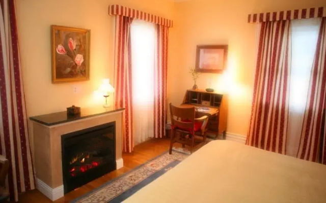Villa Columbia Bed & Breakfast