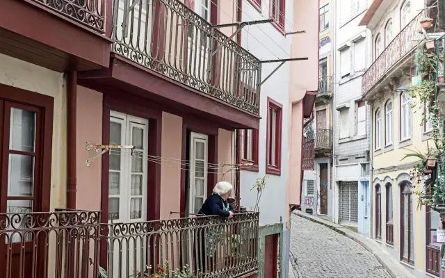 Lóios 1BR Flat Downtown by LovelyStay