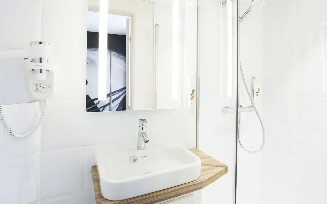 ibis Styles Laval Centre Gare