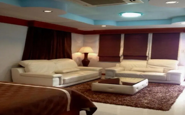 Sasithorn Garden View Hotel(ศศิธร การ์เดน วิว รีสอร์ท)