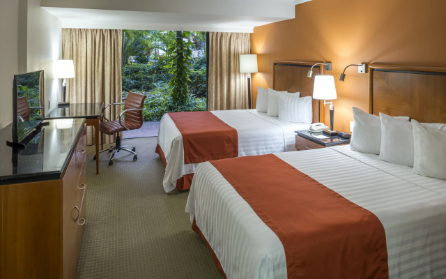 HS HOTSSON Hotel Tampico