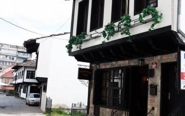 Отель Guesthouse Koliovata Kashta Боженци вид на фасад