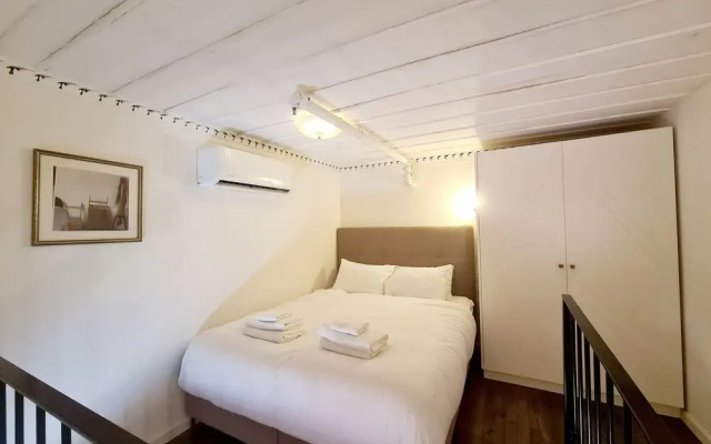Kubler's House-  By Beach Apartments TLV