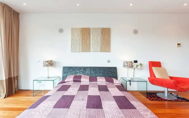 Lotus Apartment
