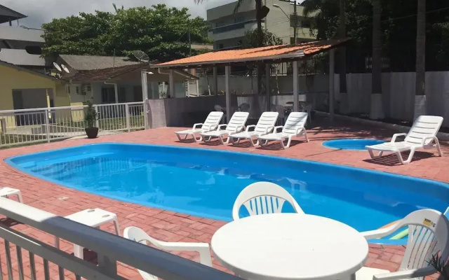 Sobrado 2 - Casa com piscina 10 pessoas