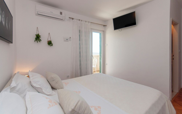 Apartments Blazenka