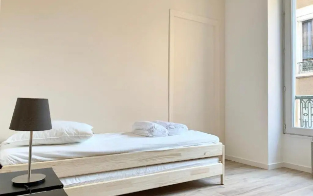 Heart of the city center Spacious T3 totally renovated ! #BC