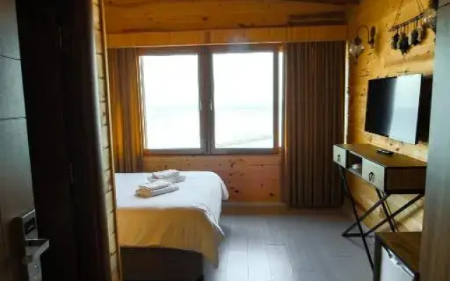 Sarı Köşk Hotel