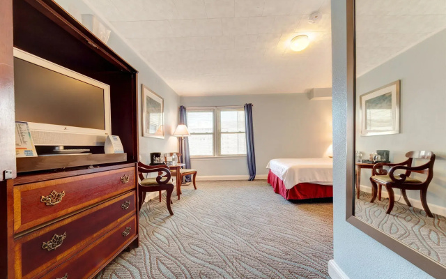 Beach Plaza Hotel