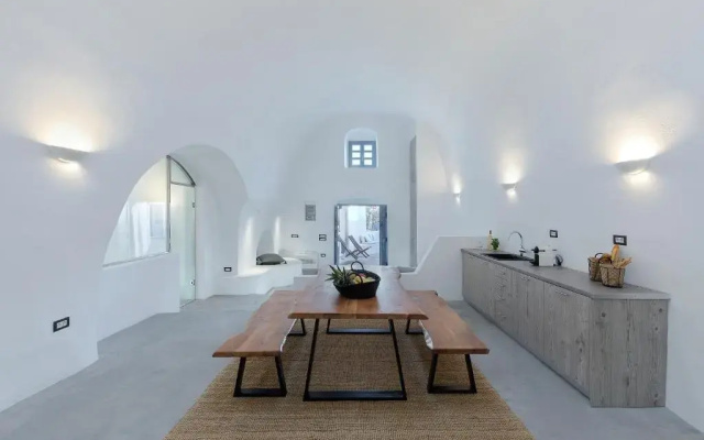 Alluvial Santorini Suites