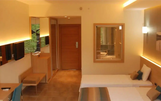Voxx Resort