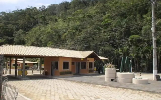 Sobrado 4 dorm Cond. Fechado Praia da Mococa Caraguatatuba