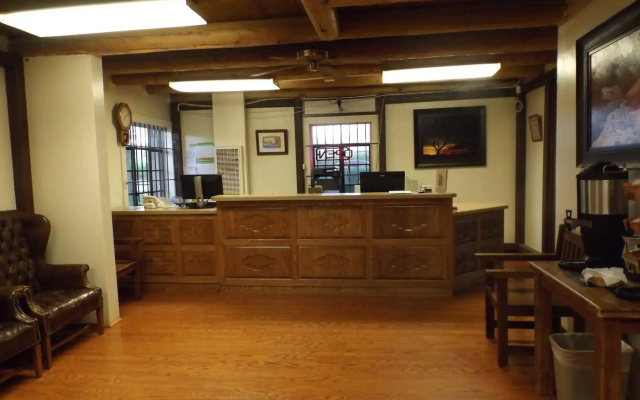 Thunderbird Lodge